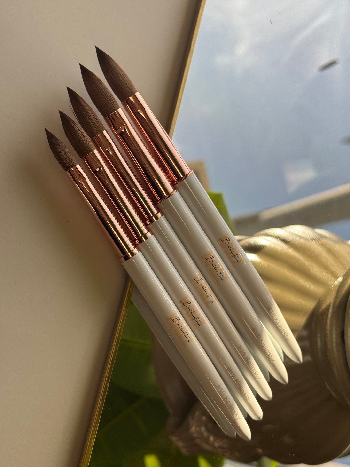 100% Kolinsky Acrylic Brush