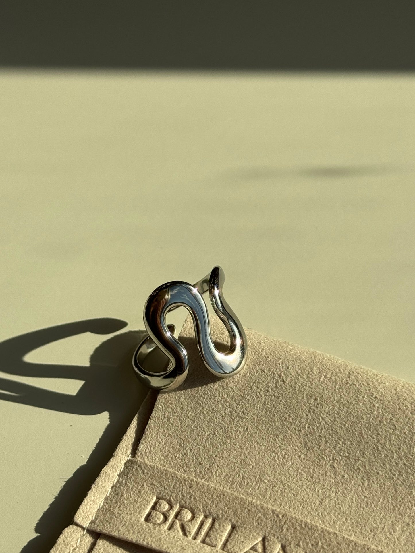 Eternal whirl ring